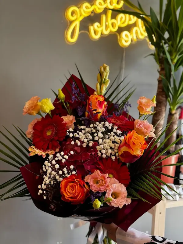 Aranjamente Florale 3 - Aranjament vesel, potrivit pentru orice moment.