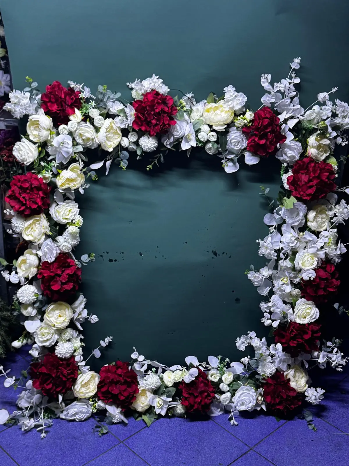 Coroane Funerare 21 - Coroana eleganta, menit să aducă un omagiu discret