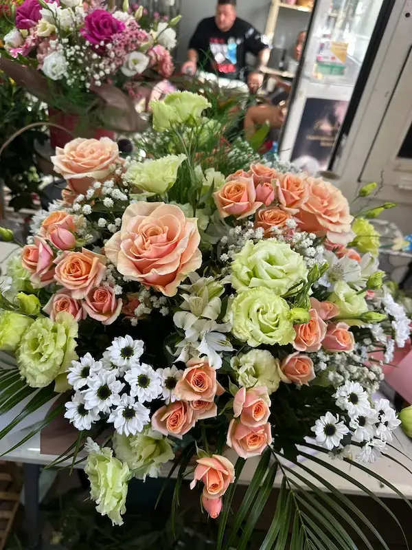 Buchete Florale 12 - Buchet cu flori în tonuri pastel, pentru o notă de rafinament
