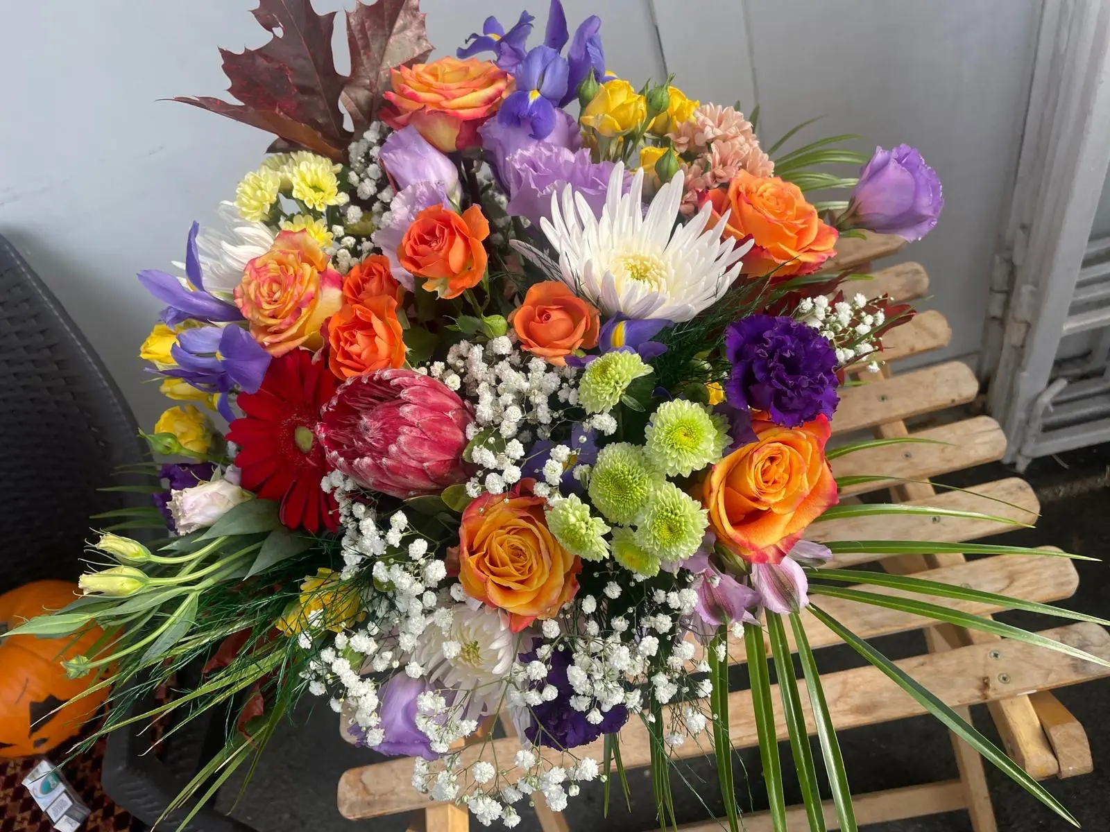 Buchete Florale 4 - Aranjament bogat, plin de rafinament și stil.