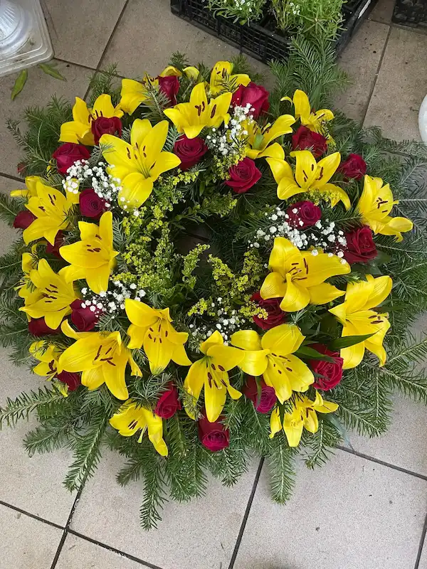 Coroane Funerare - Coroane și aranjamente florale memoriale realizate